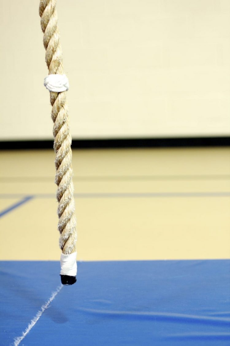 How to tackle rope climbing in CrossFit © CrossMAG