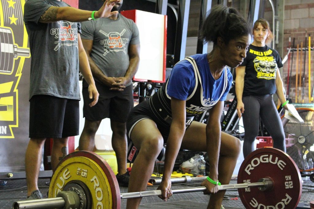 powerlifting vs weightlifting